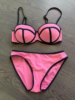 Triangl lookalike bikini size medium