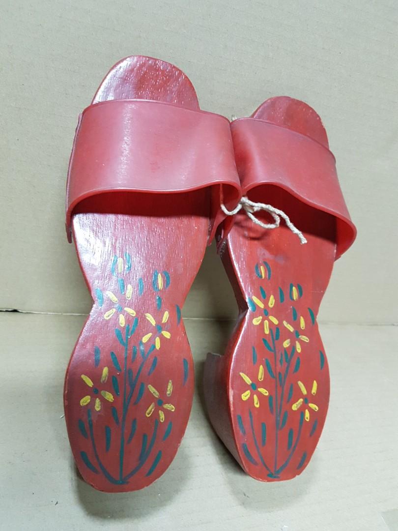 Vintage wooden Chinese Chinatown clogs