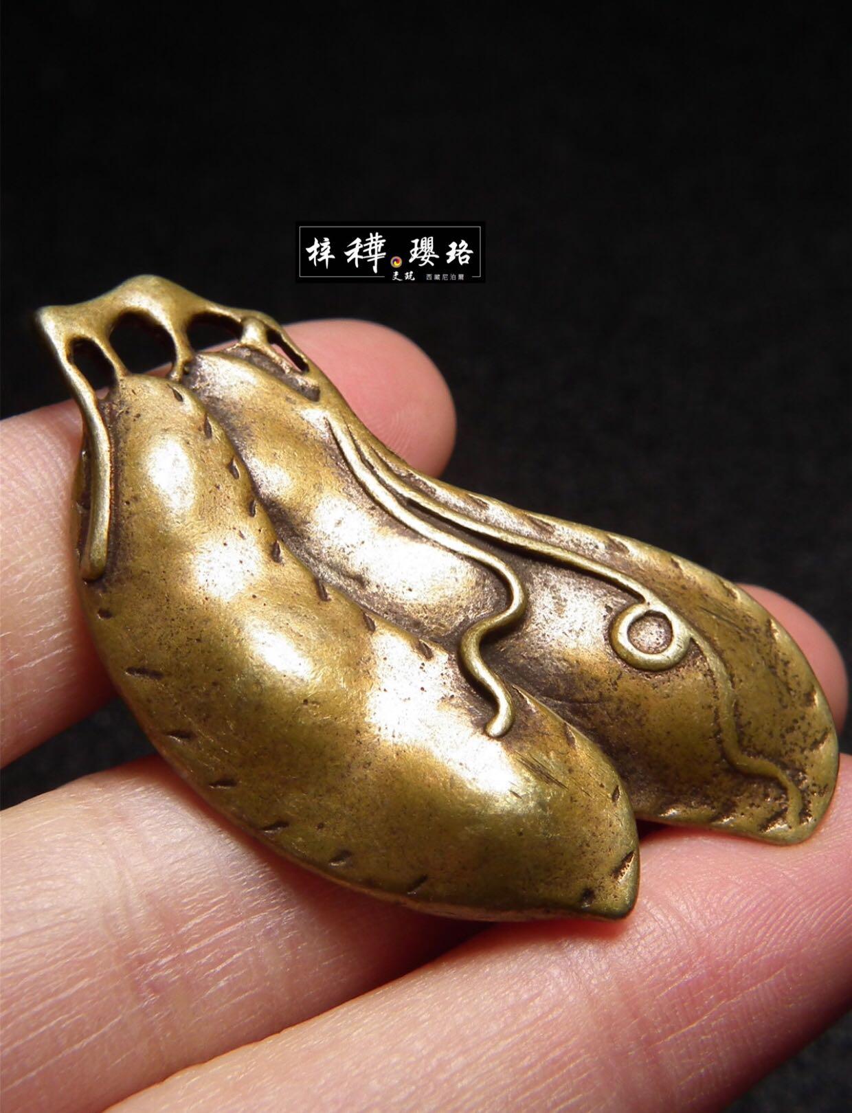 平安 解放前後老合金銅圓雕雙豆莢一枚 古董收藏 古董收藏 Carousell