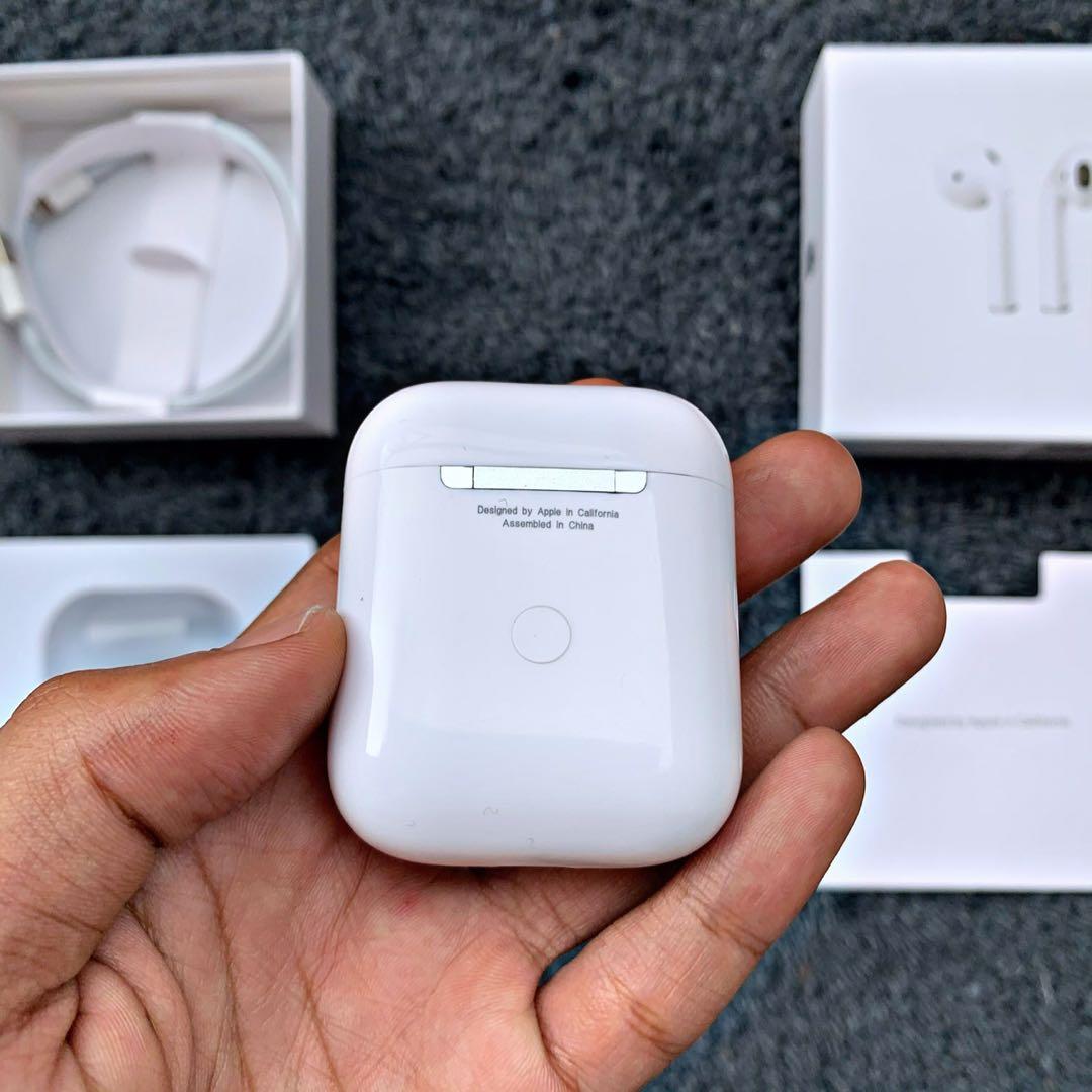 Airpods gen 2 wireless charging case 