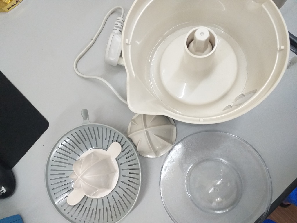 BLACK DECKER CITRUS JUICER CJ650, TV & Home Appliances, Kitchen