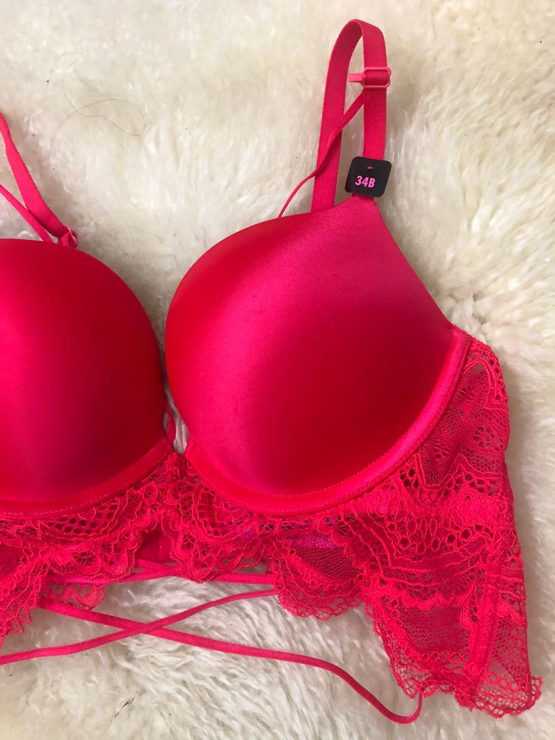 La Senza - SEXY FACT: U get a FREE bra when you buy one in stores & online.  Spring means bra tops, strapless bras, lightweight bras, sexy push  upsNow is the time