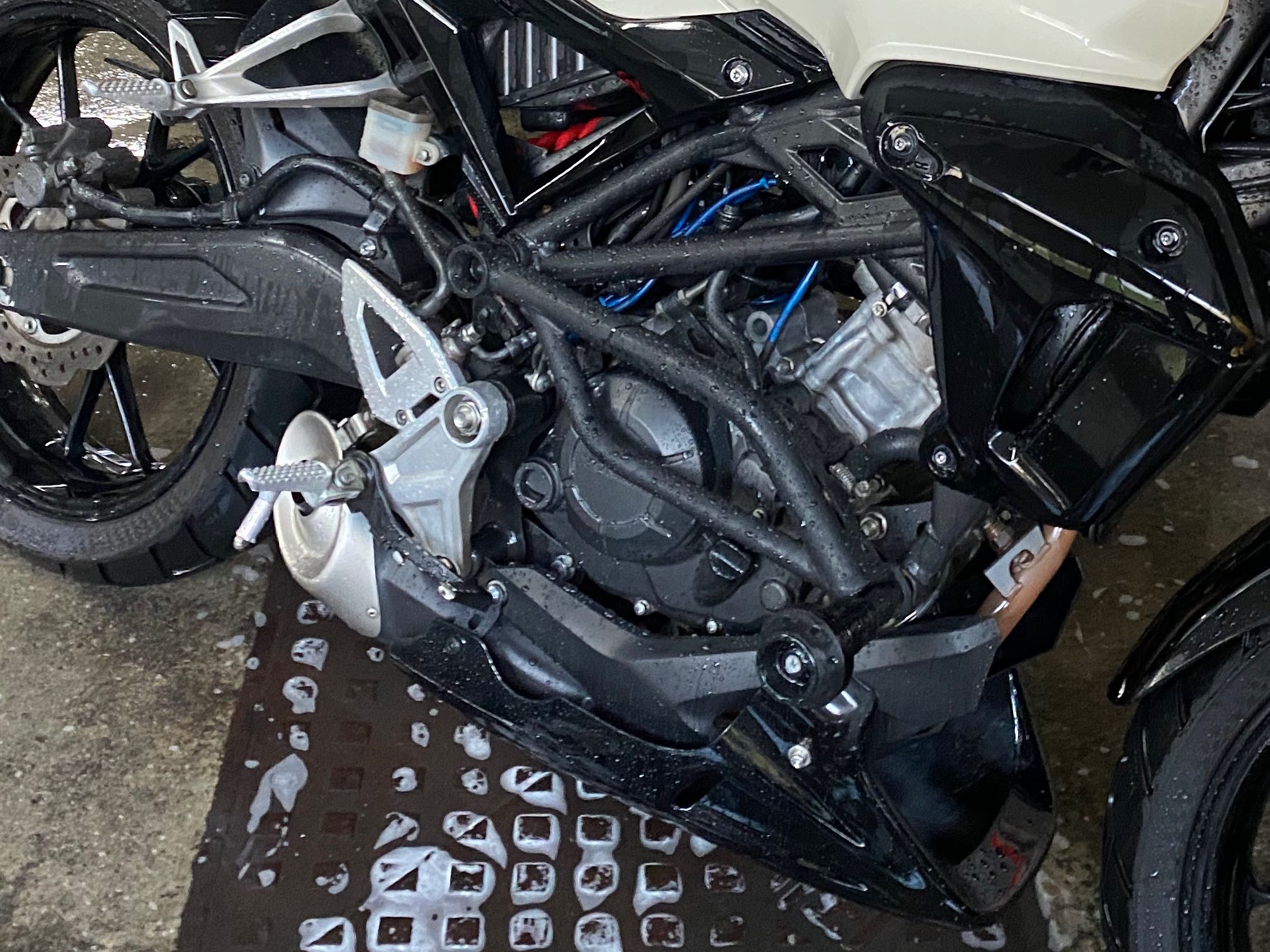 crash bar cbr150r