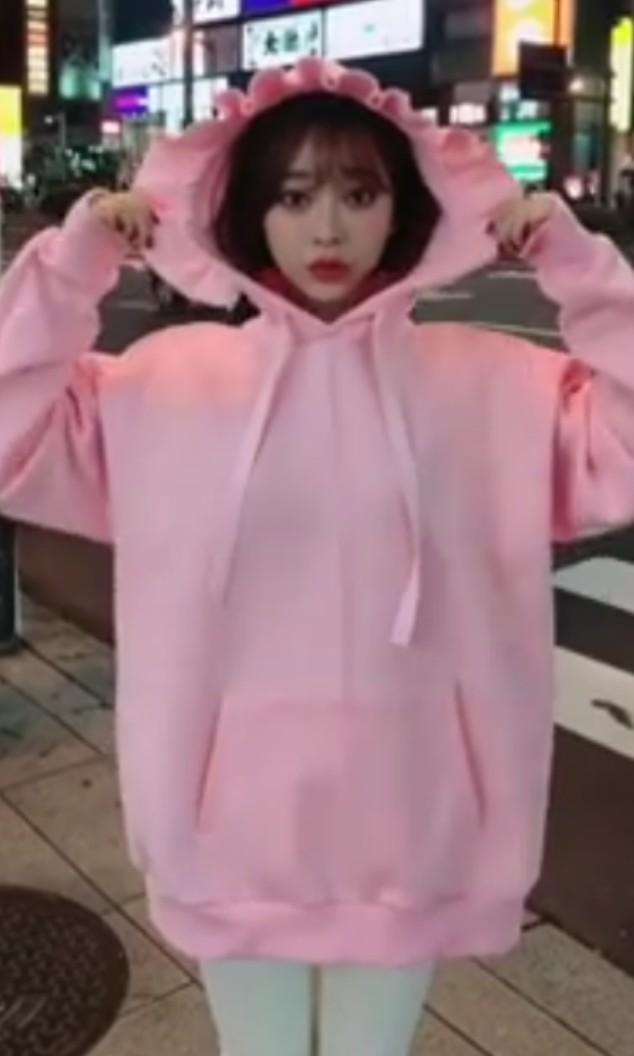 Chuu hoodie sales