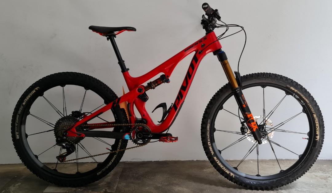 For Sale PIVOT MACH 5.5 size S