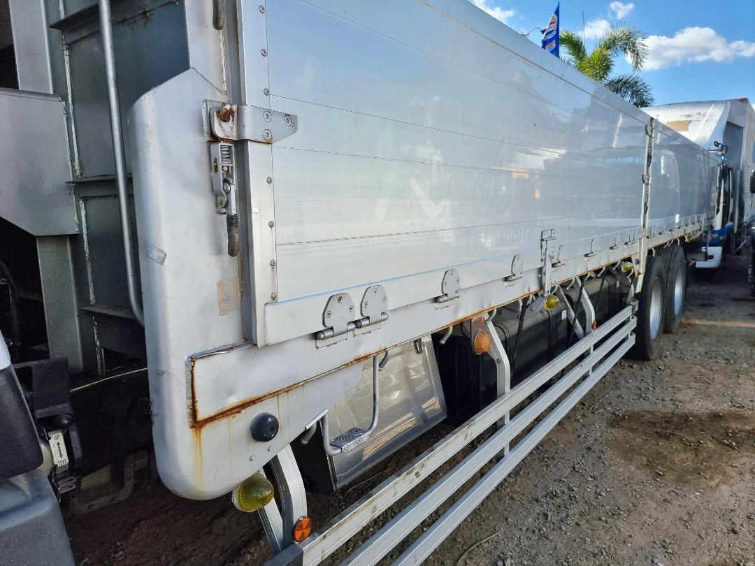 Fuso super great cargo drop side (Category: Heavy Vehicles) located in Manila. Submitted by samansubic (Listing ID 1086202430, Image 2). Description: 10 wheelers Japan Surplus Trucks and heavy equipments for sale in subic bay olongapo city inquiries 09199977999 09175820219 Messenger saman jayantha Website www.subictrucks.com.