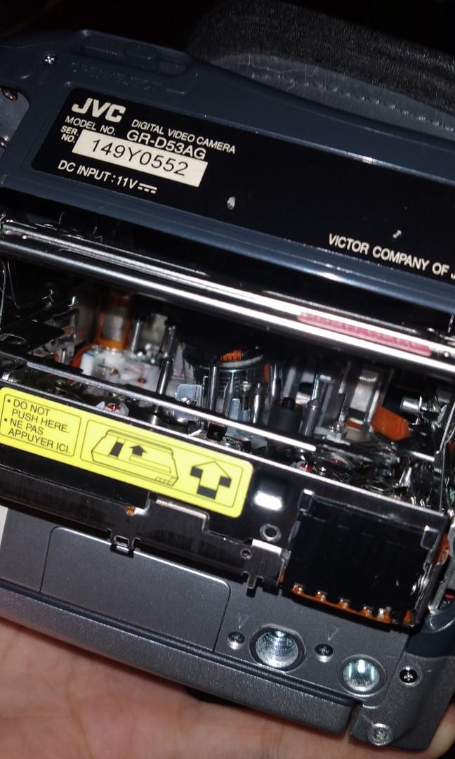 Handycam mini dv jvc hi8 jadul, Fotografi di Carousell