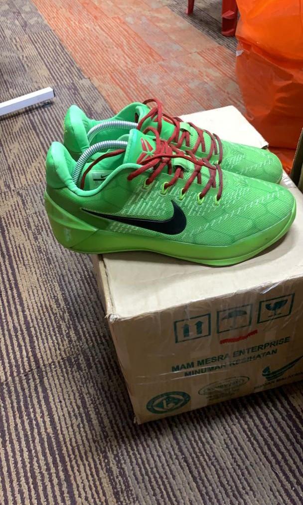 Kobe online ad grinch
