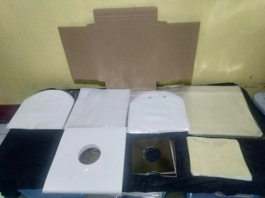 Plaka Vinyl LP Records Sleeves & Mailer (Category: Vinyls) located in Manila. Submitted by nw101 (Listing ID 1086185062, Image 1). Description: 1. Resealable Outer Sleeves ( w/ flap ) 100 pcs - P800 50 pcs - P400 2. Outer Sleeves ( open ) 100pcs - P800 50pcs - P400 3. Inner Sleeves 100 pcs - P800 50 pcs - P400 4. Inner Sleeves + Resealable Sleeves ( COMBO ) 25 inner / 25 resealable = P400 5. 12inch White Cardboard Jackets (OUT OF STOCK) Per 10pcs