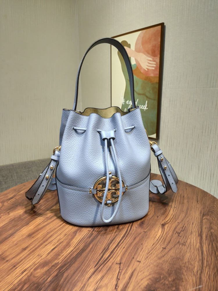Tory Burch Cloud Blue Miller Bucket Bag with Crossbody Strap, Women's  Fashion, Bags & Wallets, Tote Bags on Carousell