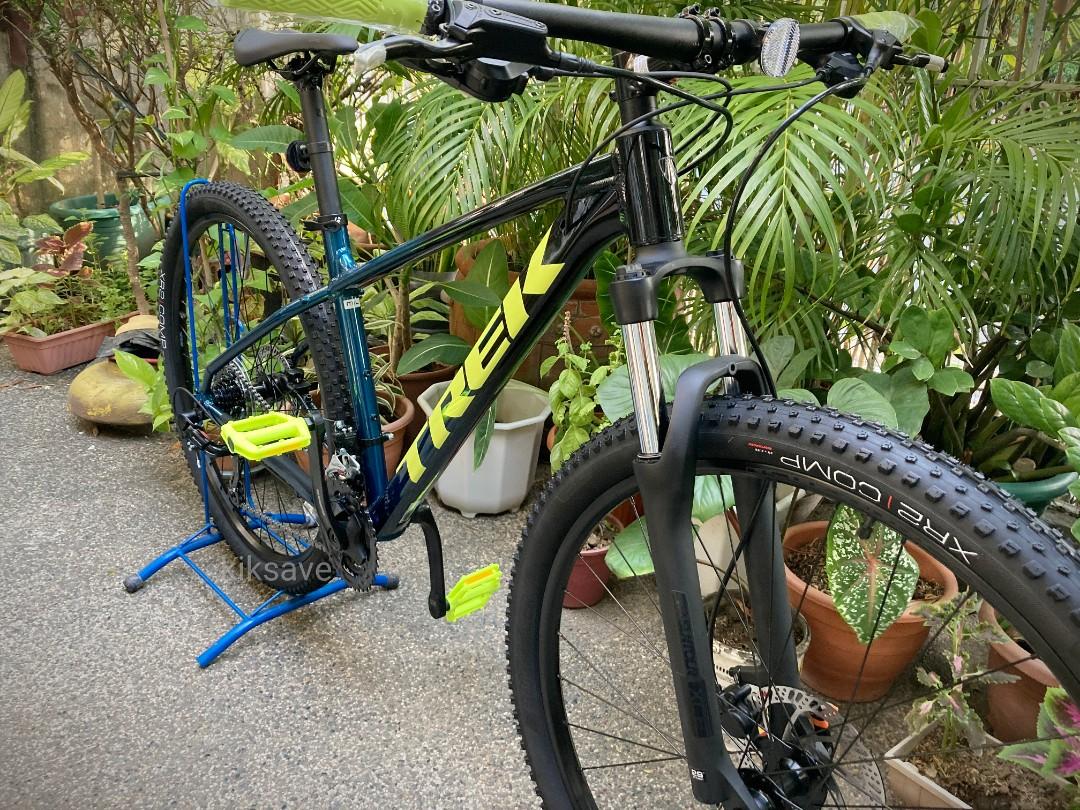 Trek marlin clearance 5 pedals