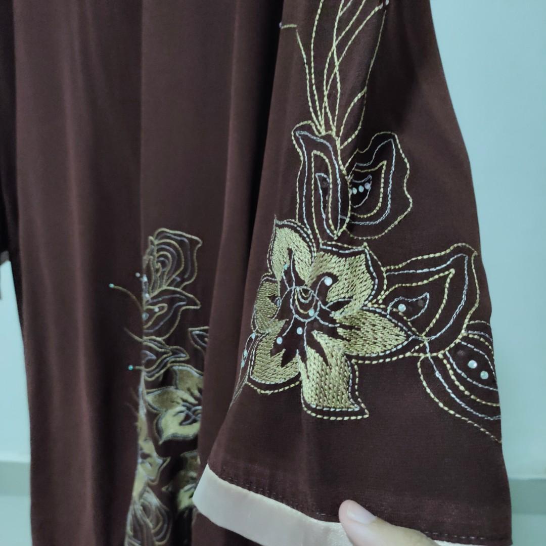 Tunic (Category: Tops) located in Kuala Lumpur. Submitted by glance_mm (Listing ID 1086215830, Image 3). Description: sesuai utk size M dan L.