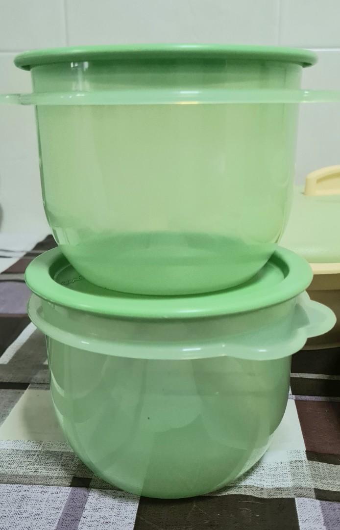 Tupperware Set (Category: Dinnerware & Cutlery) located in Singapore. Submitted by nani01 (Listing ID 1086157608, Image 3). Description: Authentic Tupperware container with lid which rarely use along with 2 cookies canister. - lightly used, - no visible scratches, - does not come in boxes, - do dm if you requires more pictures and we will try to revert asap. - self collect at Payar Lebar Mrt station - tuesday to friday @ 12.30 - 3.30 pm thank you