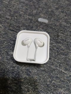 (Category: ) located in . Submitted by stlim888 (Listing ID 1086209200, Image 1). Description: .