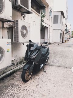 (Category: ) located in . Submitted by Rayyan (Listing ID 1086252408, Image 1). Description: .