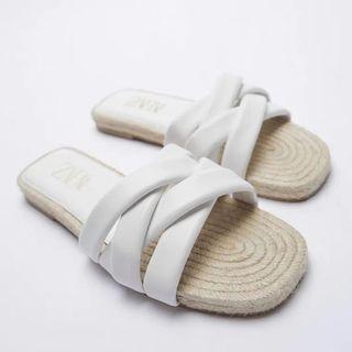 white flat sliders