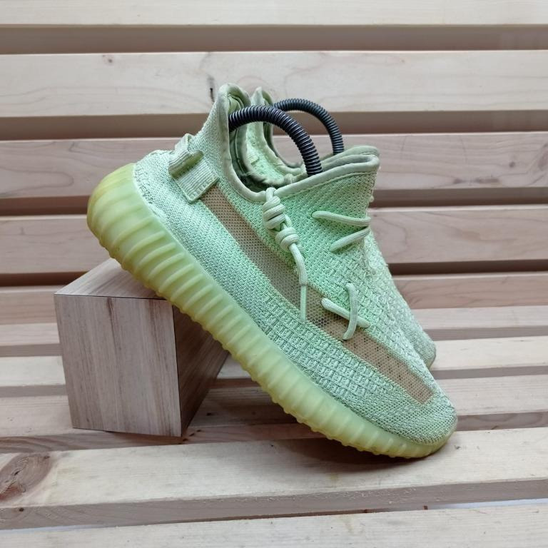 Adidas Yeezy Boost 350 V2 “Glow in the Dark” EH5360 size 40, Fesyen Pria,  Sepatu , Sneakers di Carousell
