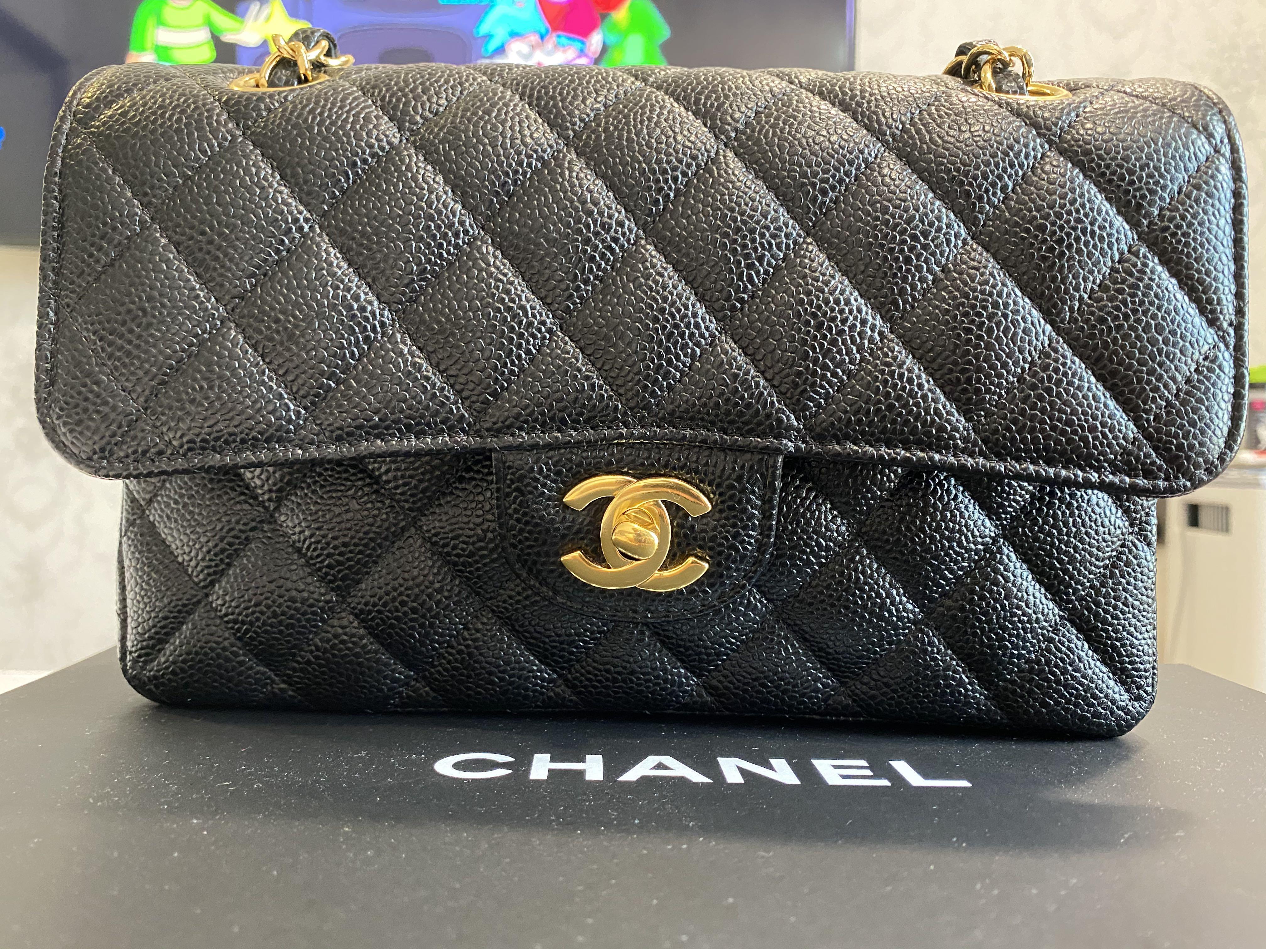 Chanel classic flap in small size ghw, Women's Fashion, Bags & Wallets,  Shoulder Bags on Carousell