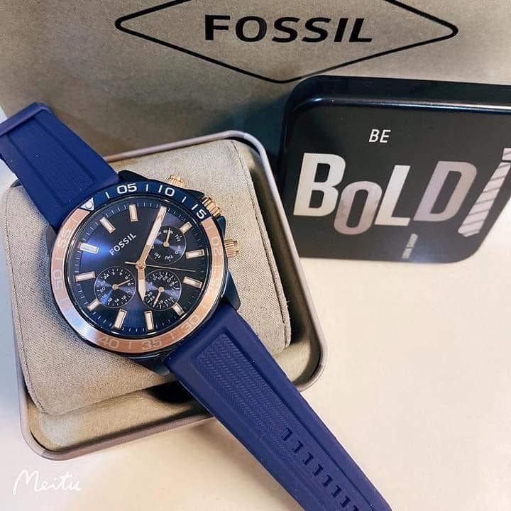 FOSSIL COLORWAY RUBBER STRAP AUTHENTIC WATCH Men s Fashion Watches Accessories Watches on Carousell