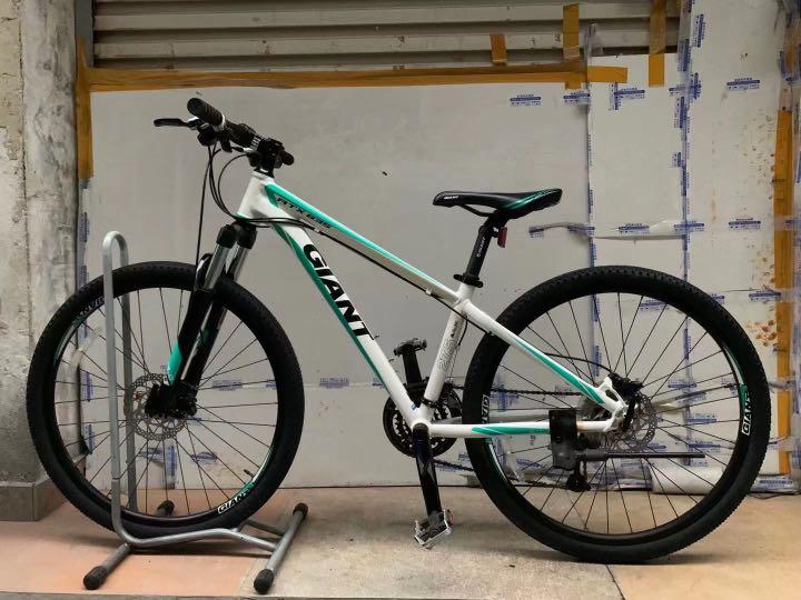 Giant ATX835 XS 27.5 Mountain Bike Sports Equipment Bicycles