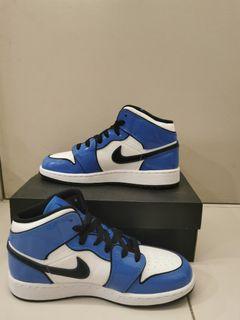 Jordan 1 mid signal blue gs