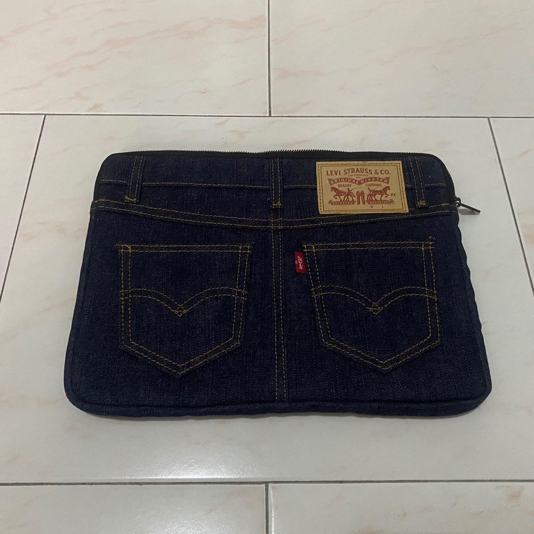 levis pouch