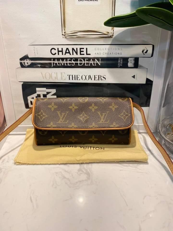 LV Twin Pochette PM in Monogram (Category: Luxury Bags & Wallets) located in Manila. Submitted by bagislifeshop (Listing ID 1086310912, Image 2). Description: 9/10 condition.