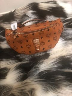 (Category: ) located in . Submitted by fashionheavens (Listing ID 1086467465, Image 1). Description: .