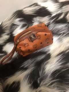 (Category: ) located in . Submitted by fashionheavens (Listing ID 1086467007, Image 1). Description: .