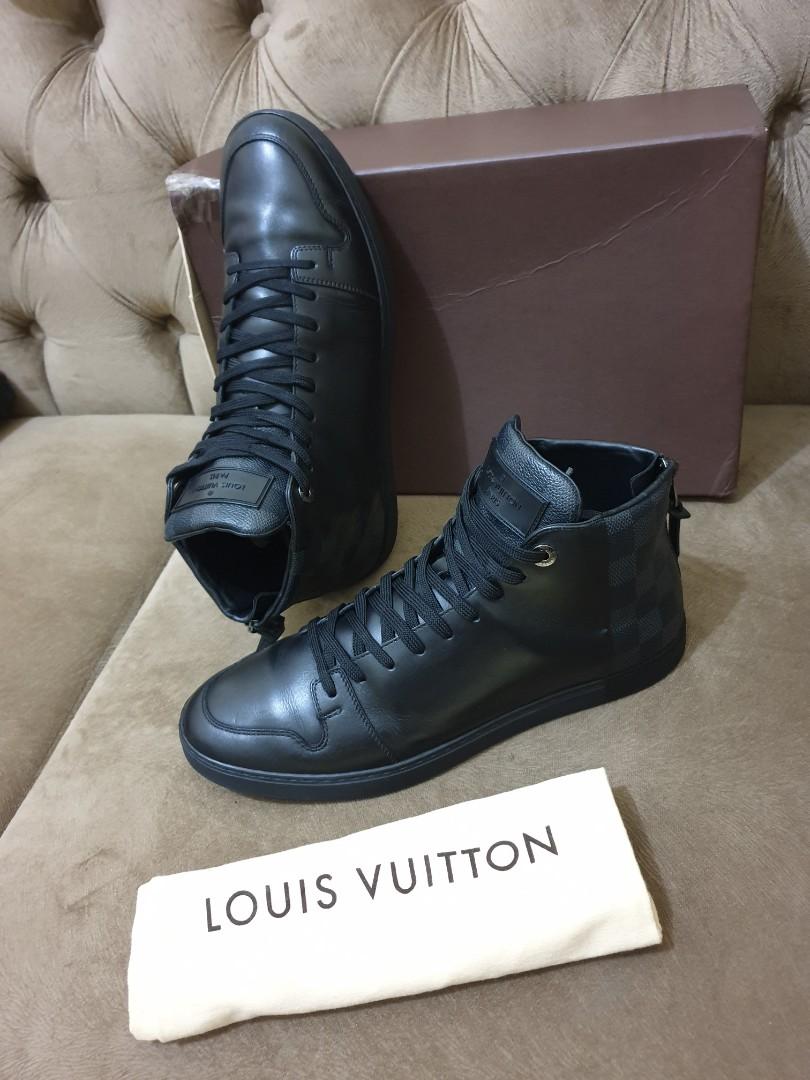 Sepatu Pria LV Louis Vuitton Original Mulus, Fesyen Pria, Sepatu , Sneakers  di Carousell