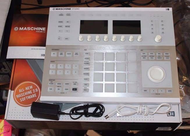 Native Instruments maschine studio mk2 white edition as new, Audio ...