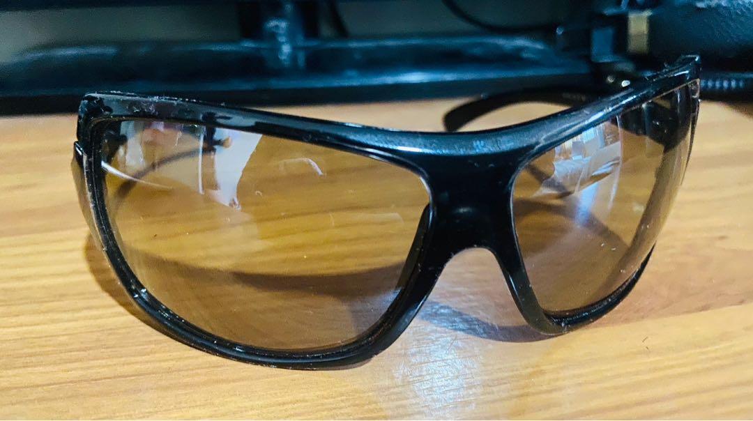 Original Rudy project shades (Category: Sunglasses & Eyewear) located in Quezon City. Submitted by mrjun07 (Listing ID 1072903373, Image 2). Description: Original Rudy project shades for women Reason for selling decluttering Location: GMA7 kamuning, Quezon City .
