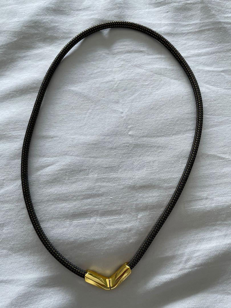 Phiten Rakuwa Necklace X50 V Type