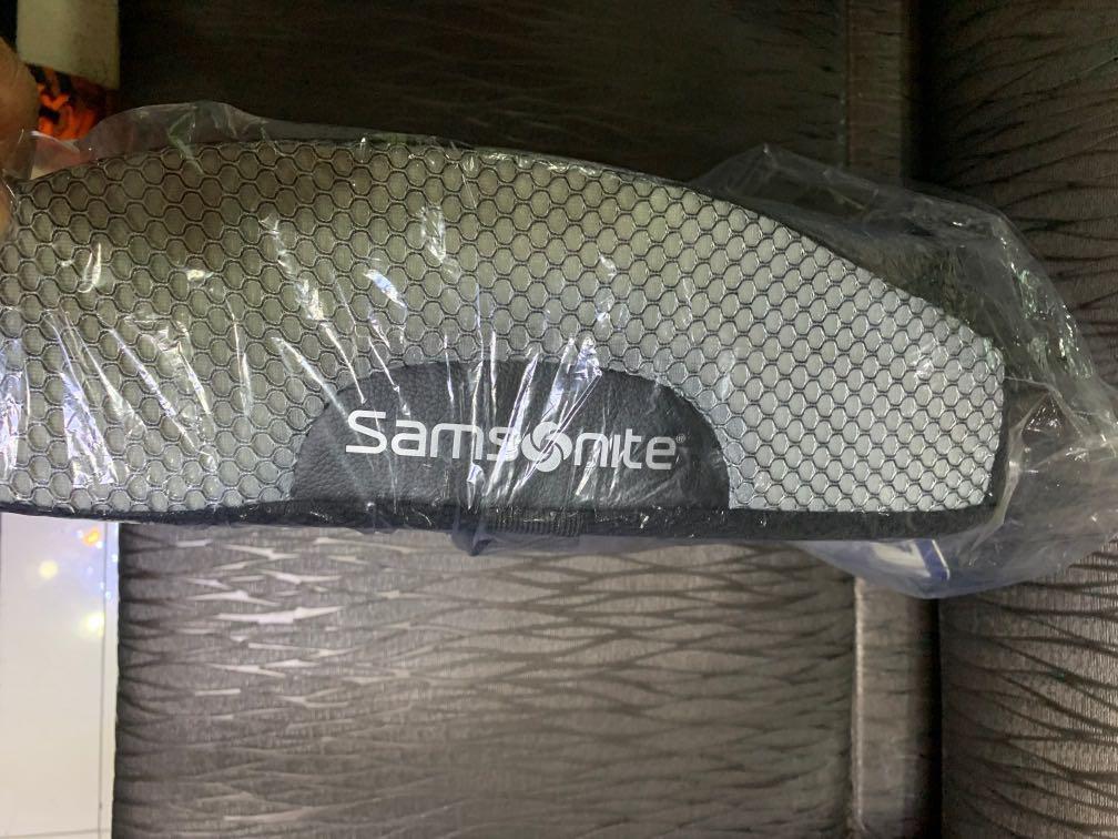 Samsonite Lumbar Cushion (Category: Car Seats) located in Pasay City. Submitted by ayinong168 (Listing ID 1086413535, Image 3). Description: Item is in excellent condition brand new pm for inquiries .
