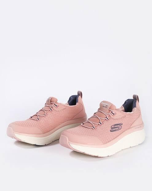 skecher dlux walker