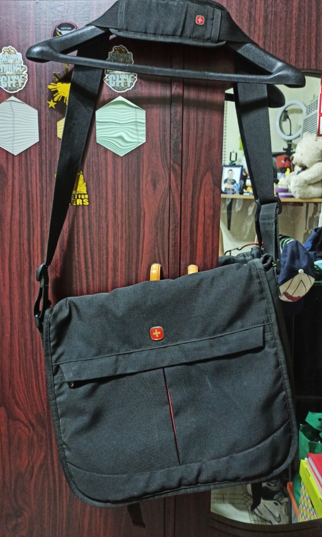 Swiss Gear Messenger bag with laptop compartment