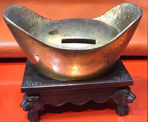 恆生銀行 元寶 舊錢箱 錢罌, 興趣及遊戲, 收藏品及紀念品, 古董收藏 - Carousell