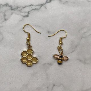 (Category: ) located in . Submitted by earringbubble (Listing ID 1086660457, Image 1). Description: .
