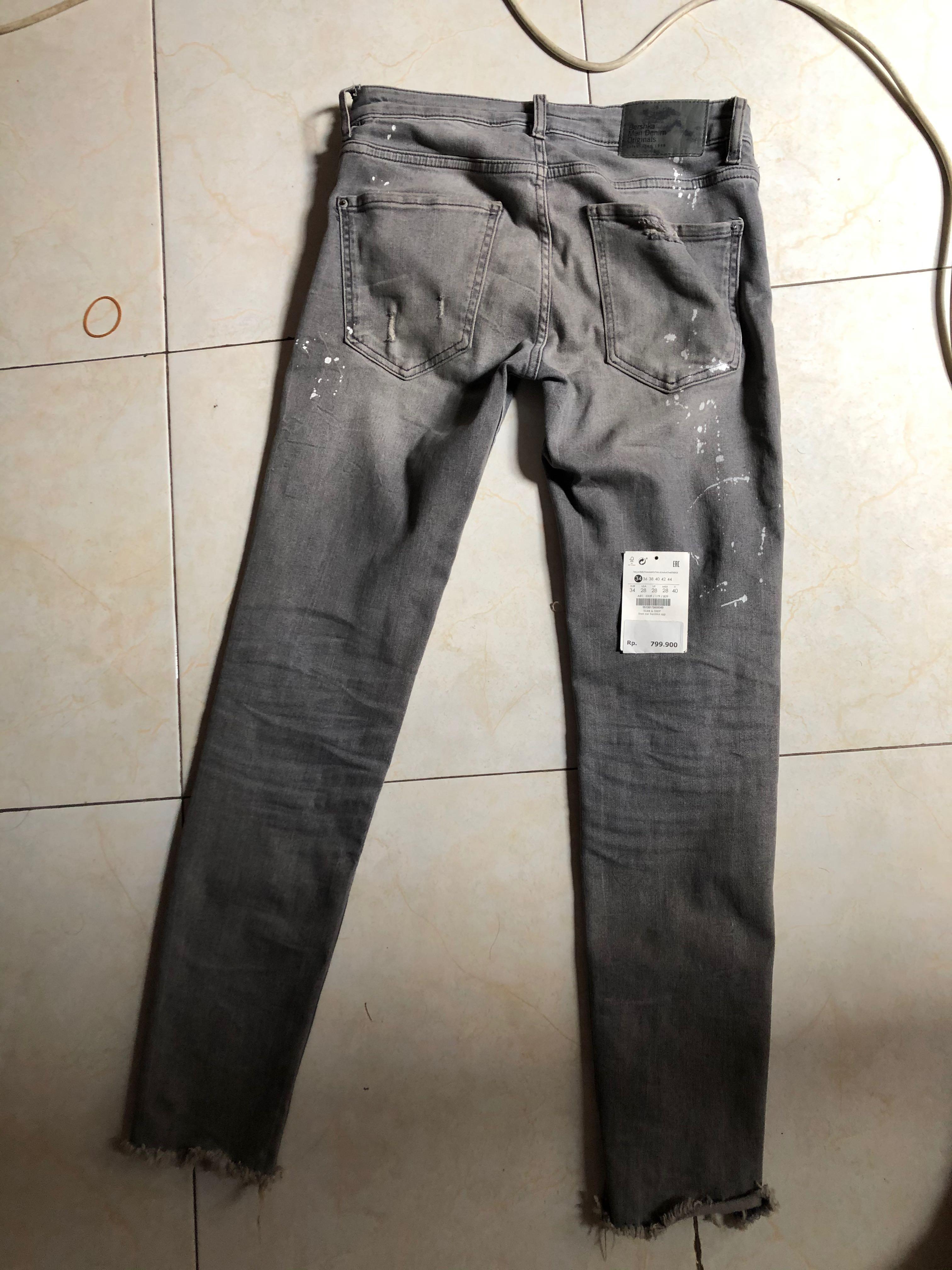 Bershka Ripped Jeans Skinny Fit, Fesyen Pria, Pakaian , Bawahan di Carousell