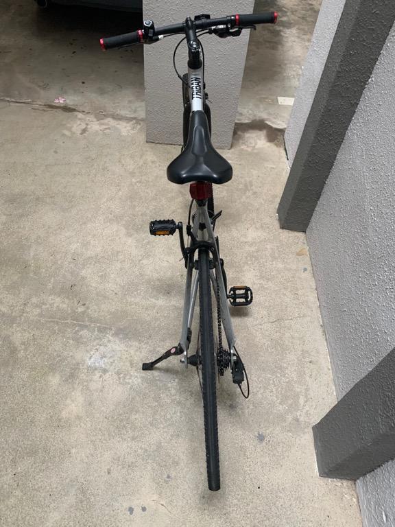 Vélo de route shop triban 100 flat bar