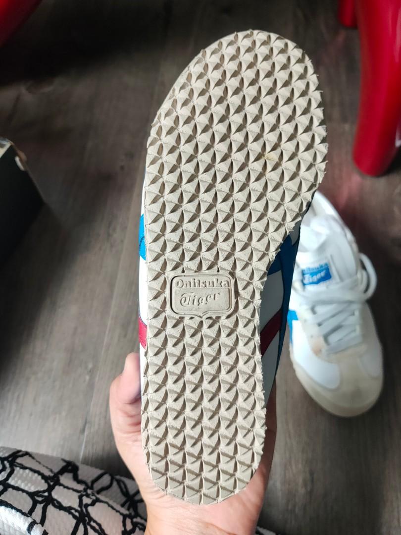 Classic Onitsuka Tiger shoes (Category: Babies & Kids Fashion) located in Singapore. Submitted by sumijelly (Listing ID 1086557852, Image 3). Description: a little bit dirty but still look new, as shown in the soles. hardly worn. not for fussy..