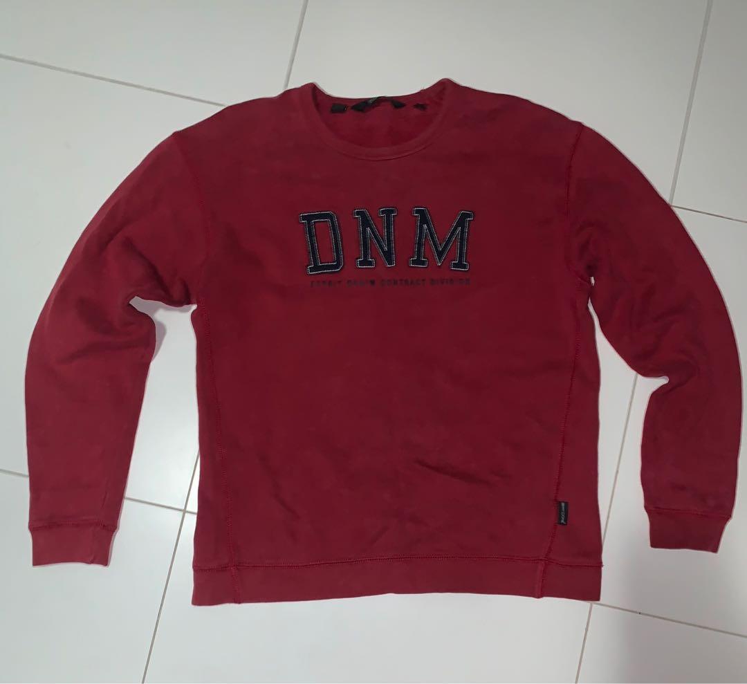 ESPRIT PULLOVER (Category: Coats, Jackets and Outerwear) located in Singapore. Submitted by akheeeel (Listing ID 1086649113, Image 2). Description: Vintage esprit men pullover Fits XS - S Made in Hong Kong Super comfortable to wear during rainy days/air-con. .