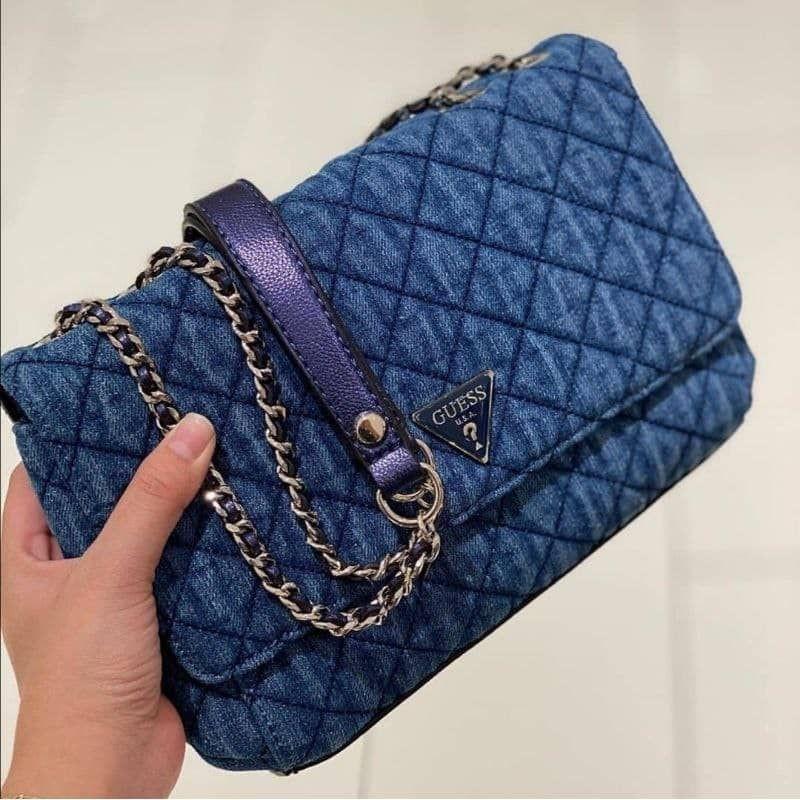 FREE POST to West Malaysia only Ready Stock Ladies GUESS Sling Handbag From Original Bag Factory size L26.5 H17 T6.5cm color gold plain