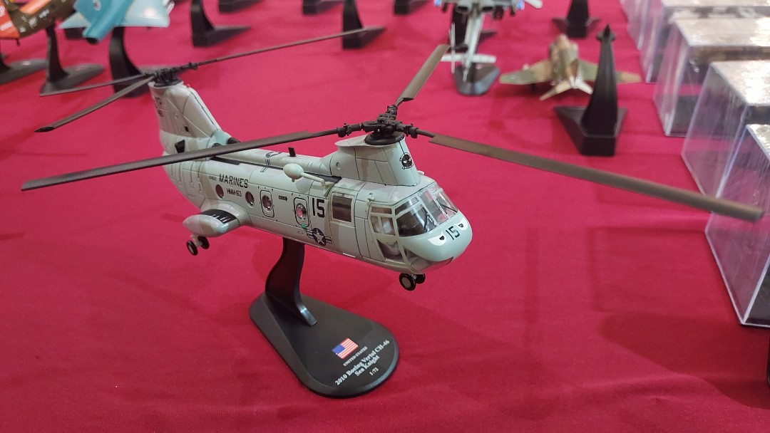 US CH-46F HMM-261Sea Knight helicopter too cool 1/72 no diecast Easy model 