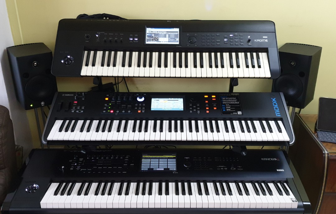 On Stage 3 tier keyboard stand, Hobbies & Toys, Music & Media, Music