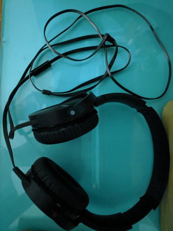 Sony Headset MDR-XB450AP [Original] (Category: Headphones & Headsets) located in Manila. Submitted by notcleverwithusernames (Listing ID 1086587061, Image 3). Description: This is the authentic one with box. These are not the ones bought in Shopee or Lazada. Issue: Might need to change the earpads. Everything else is working as intended..