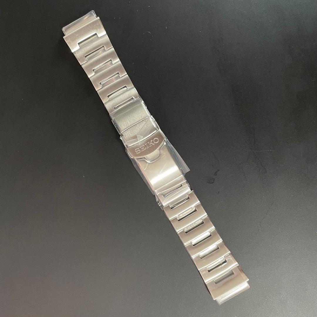 Seiko Monster / Tuna bracelets 20mm, Luxury, Watches on Carousell