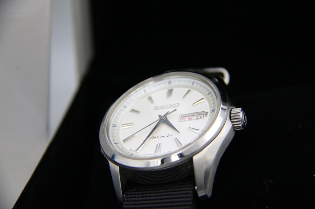 Seiko white dial blue hands sales
