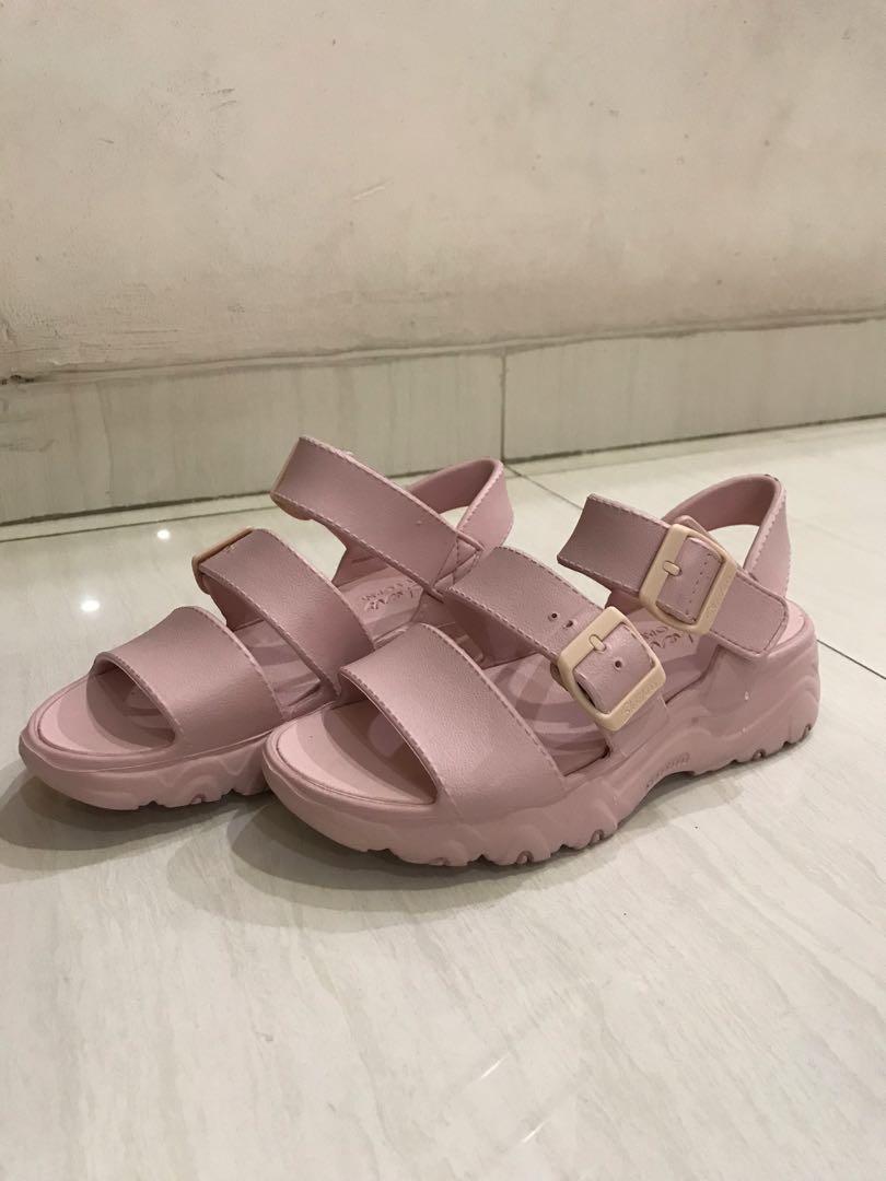 skechers luxe foam