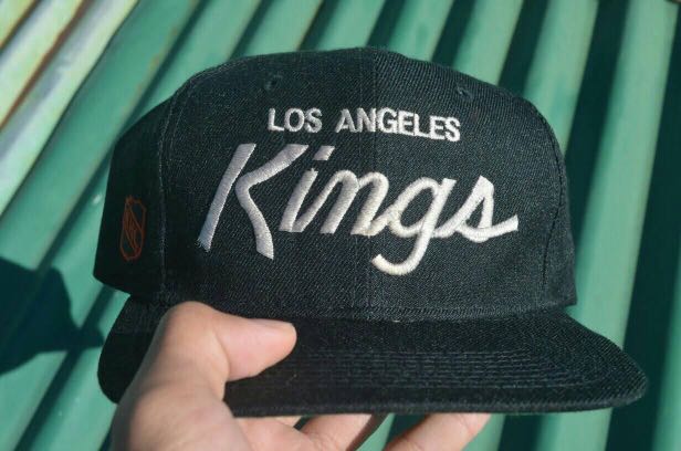 Los Angeles Kings Mitchell & Ness Vintage Script Snapback Hat - Black/Silver